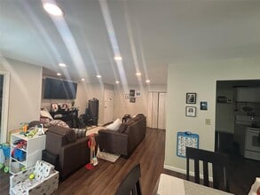 33 Scarborough Ln in Wappingers Falls, NY - Building Photo - Building Photo