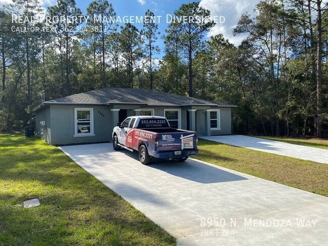 8950 N Mendoza Way in Citrus Springs, FL - Building Photo - Building Photo
