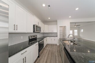 408 Summit Lakes Dr in Athens, AL - Building Photo - Building Photo