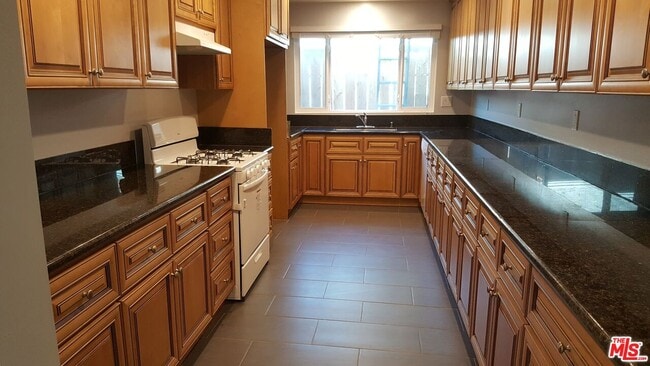 property at 15746 Magnolia Blvd