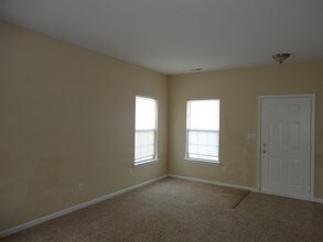 10221 Blue Sky Dr in Avon, IN - Building Photo - Building Photo
