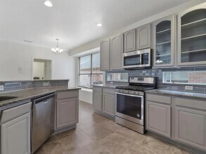 1525 Dimmit Dr in Carrollton, TX - Building Photo - Building Photo