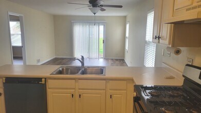 790 Wedgewood Cir in Lake In The Hills, IL - Building Photo - Building Photo