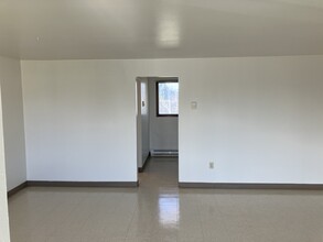 1203 Larson Blvd in Moses Lake, WA - Building Photo - Building Photo