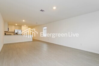 10813 Bird Of Paradise Ln in Houston, TX - Foto de edificio - Building Photo