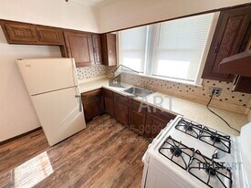 148 W Spencer St in Philadelphia, PA - Building Photo