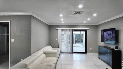 15831 SW 106th Ave in Miami, FL - Building Photo - Building Photo