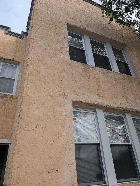 702 Lexington Ave in Atlantic City, NJ - Building Photo