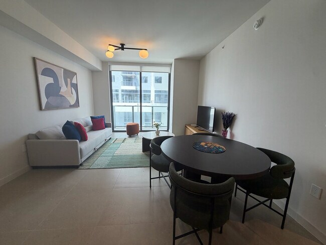 11 NE 6th St, Unit SI FL10-ID1499078P in Miami, FL - Building Photo - Building Photo