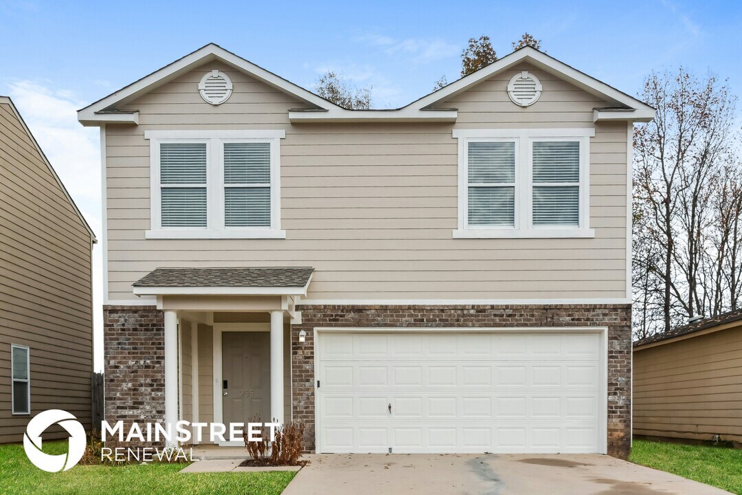 255 Bermuda Lakes Dr in Meridianville, AL - Building Photo