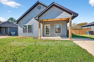 1431 S 7th Ave in Denison, TX - Building Photo