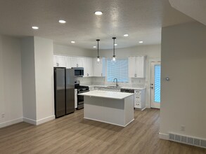 946 Shadow Brk Ln in Lehi, UT - Building Photo - Building Photo