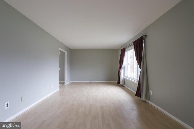 1940 Arrowood Dr in Bensalem, PA - Building Photo - Building Photo