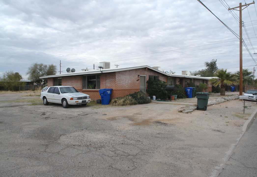 3502-3504 E Blacklidge Dr in Tucson, AZ - Building Photo