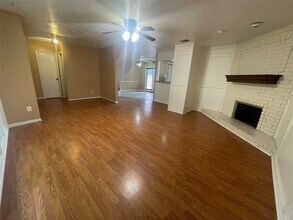 4105 Vista Rd in Pasadena, TX - Building Photo - Building Photo