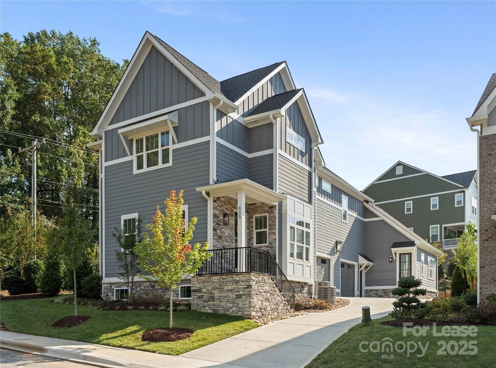 805 Naples Dr in Davidson, NC - Building Photo