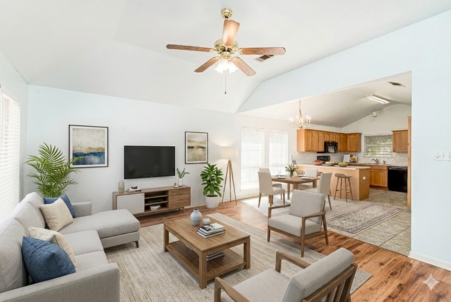 1348 Harwich Dr in Baton Rouge, LA - Foto de edificio - Building Photo