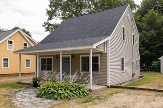 164 Post Rd in Greenland, NH - Building Photo - Building Photo