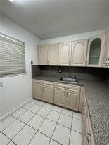 7787 SW 86th St, Unit E-106 in Miami, FL - Building Photo
