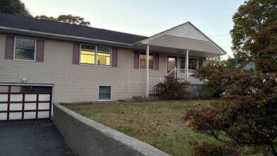 28 McGaw Ave in Lake Grove, NY - Building Photo - Building Photo