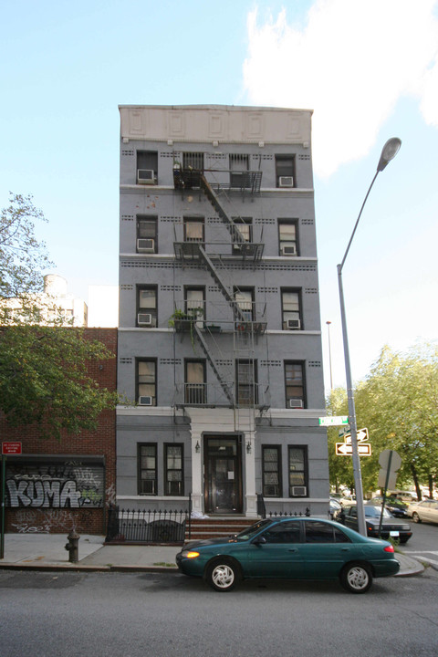 133 Concord St in Brooklyn, NY - Building Photo