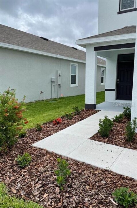16943 Trite Bend St in Wimauma, FL - Building Photo