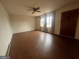 335 Fairmount Ave in Waynesboro, PA - Building Photo