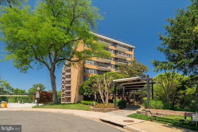 property at 2030 N Adams St