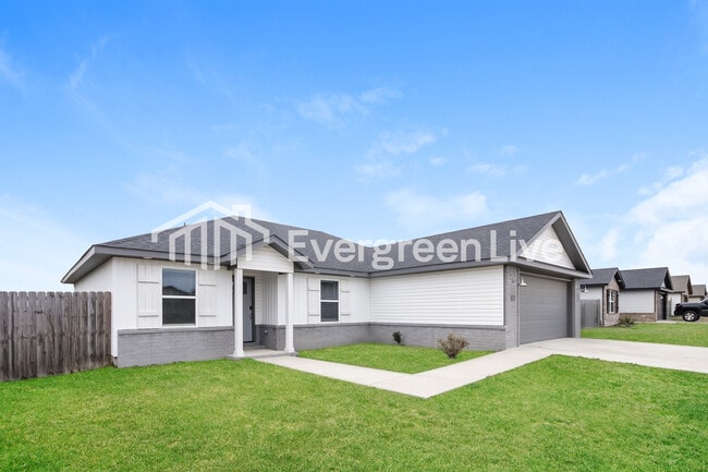 341 N Mojave St in Farmington, AR - Building Photo - Building Photo