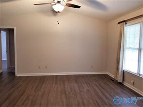 132 Raleigh Way in Huntsville, AL - Building Photo - Building Photo
