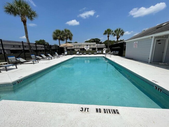 12715 Raeburn Way in Tampa, FL - Building Photo - Building Photo