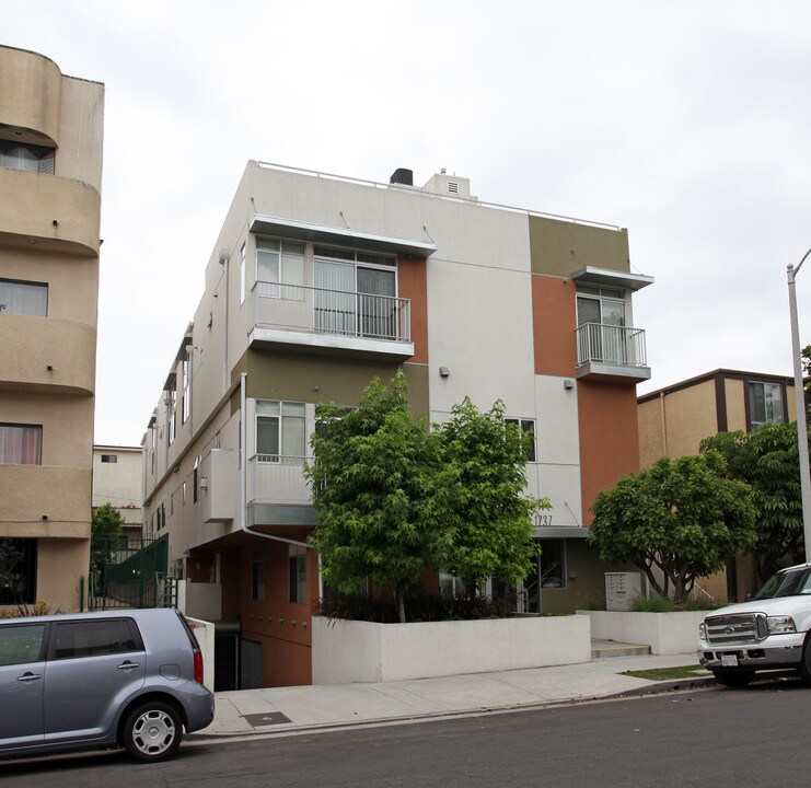 1737 Colby Ave in Los Angeles, CA - Building Photo