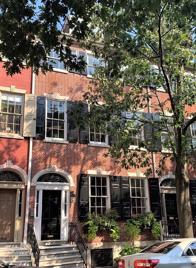 277 S 4th St, Unit 1F