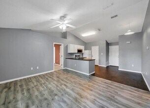 109 Cabana Way in Crestview, FL - Building Photo - Building Photo