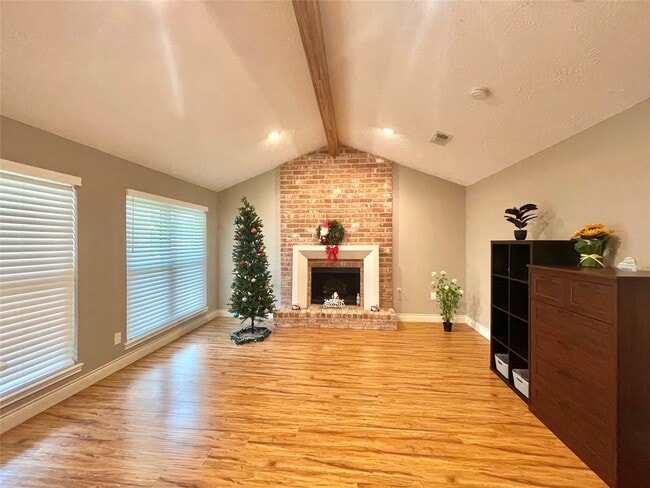 3023 Sam Houston Dr