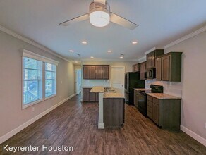 303 North Loop in Houston, TX - Foto de edificio - Building Photo