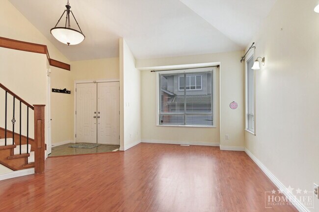 6116-6128 128 St in Surrey, BC - Building Photo - Building Photo