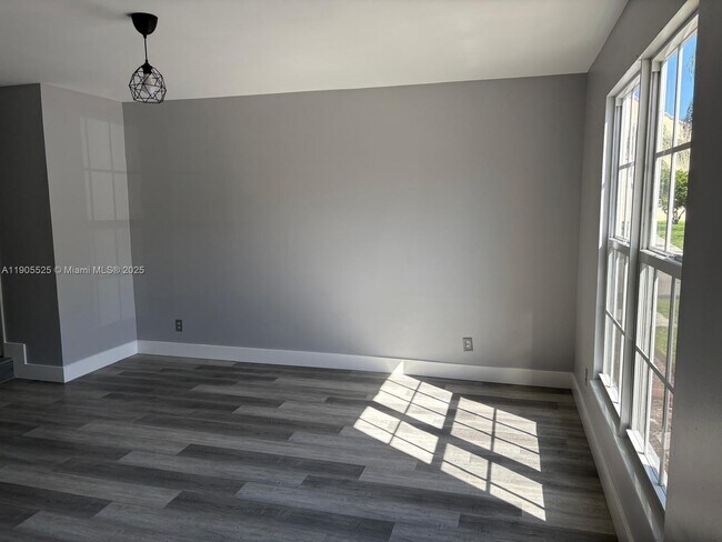 2892 S Cambridge Ln in Hollywood, FL - Foto de edificio - Building Photo