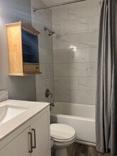 210 meadowlane in San Antonio, TX - Foto de edificio - Building Photo