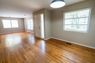 2103 Evergreen Dr in Tallahassee, FL - Building Photo - Building Photo