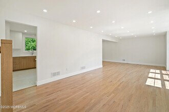 10 Pepperridge Rd in Howell, NJ - Building Photo - Building Photo