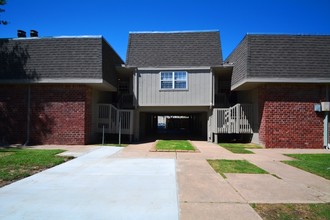 The Reserve at Silver Maple in Tulsa, OK - Foto de edificio - Building Photo