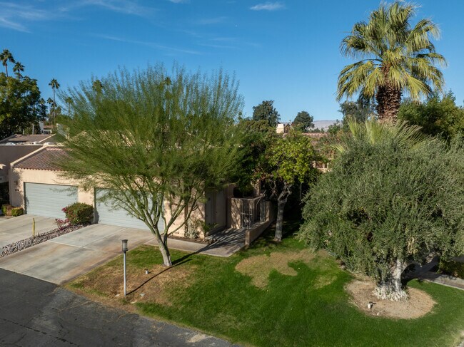35 Mission Ct in Rancho Mirage, CA - Building Photo - Building Photo