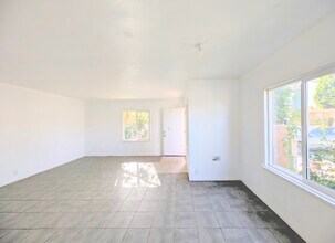 865 N Glassell St in Orange, CA - Building Photo - Building Photo