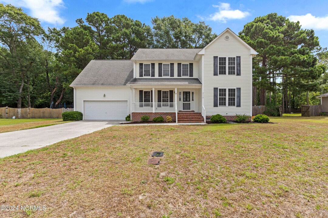 210 Egret Point Dr in Sneads Ferry, NC - Building Photo