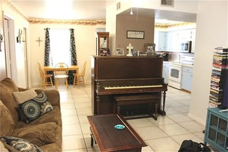 93 S Shirley Ln in Willis, TX - Building Photo - Building Photo