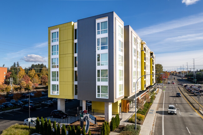 Willow Creek Crossing Apartments in Hillsboro, OR - Building Photo - Building Photo