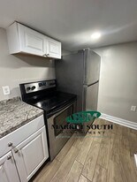 404 E 31st St in Savannah, GA - Building Photo