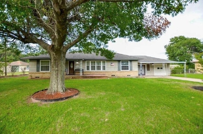 property at 1116 N Meyer St