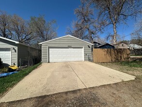 908 17th St NW in Minot, ND - Building Photo - Building Photo